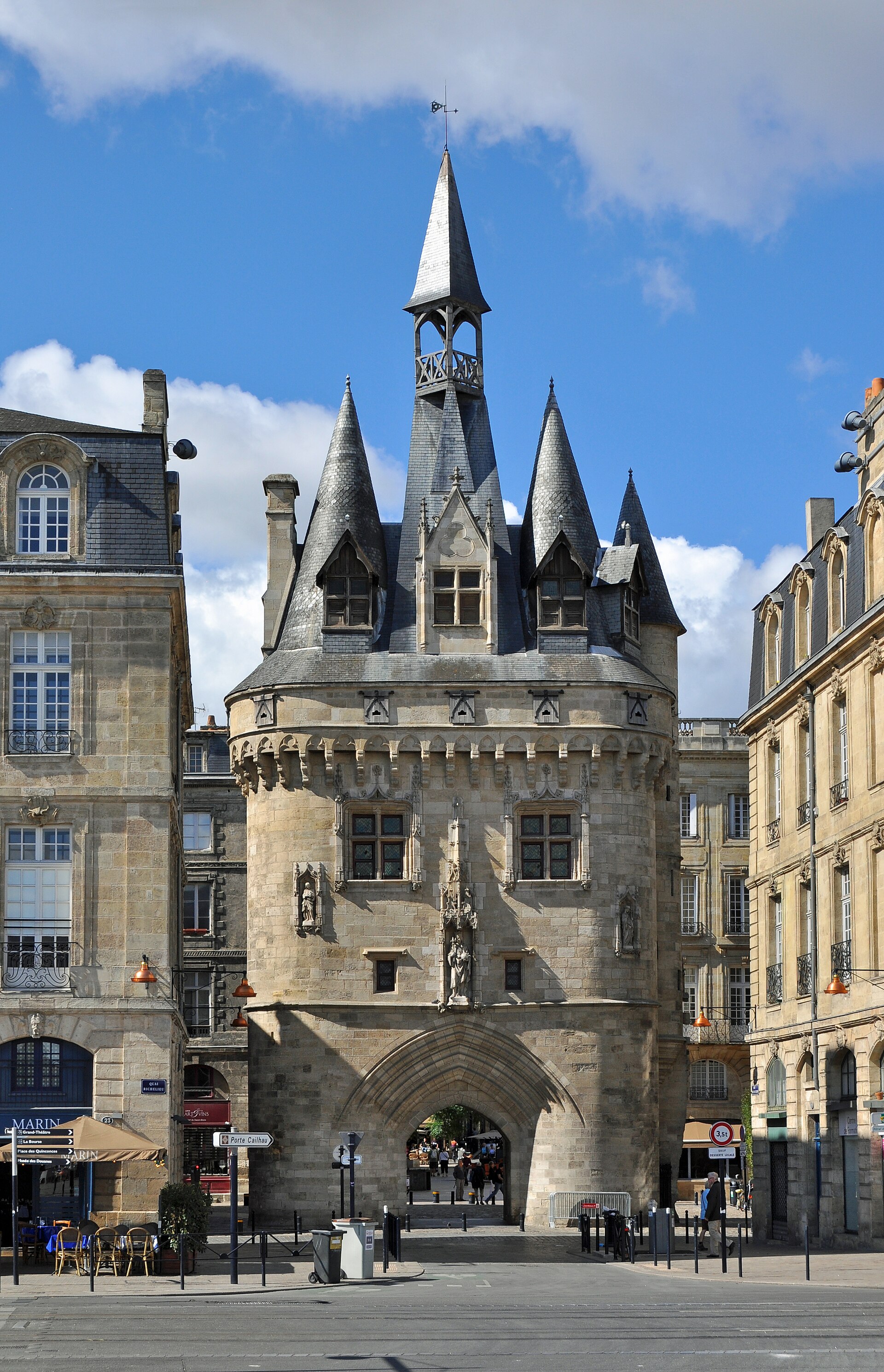 Porte Cailhau, proche des Chartrons